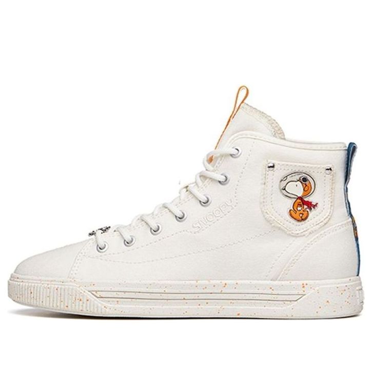 (WMNS) ANTA x Snoopy Skateboarding Series Sneakers High 'White' 922138604-1