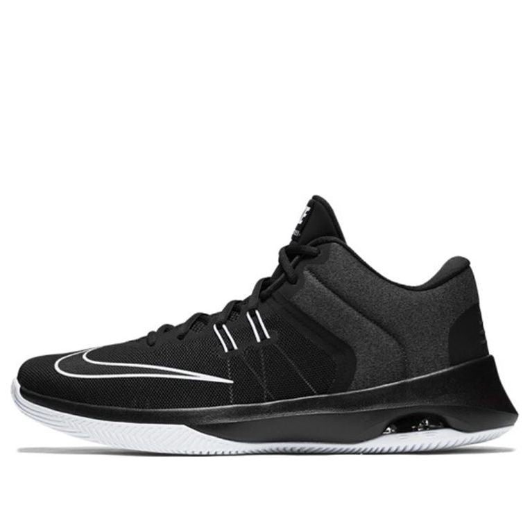 Nike air versitile ii black white best sale