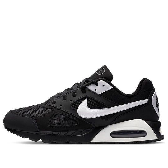 Air max ivo black and white online