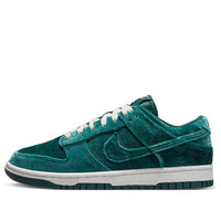 (WMNS) Nike Dunk Low 'Green Velvet' DZ5224-300