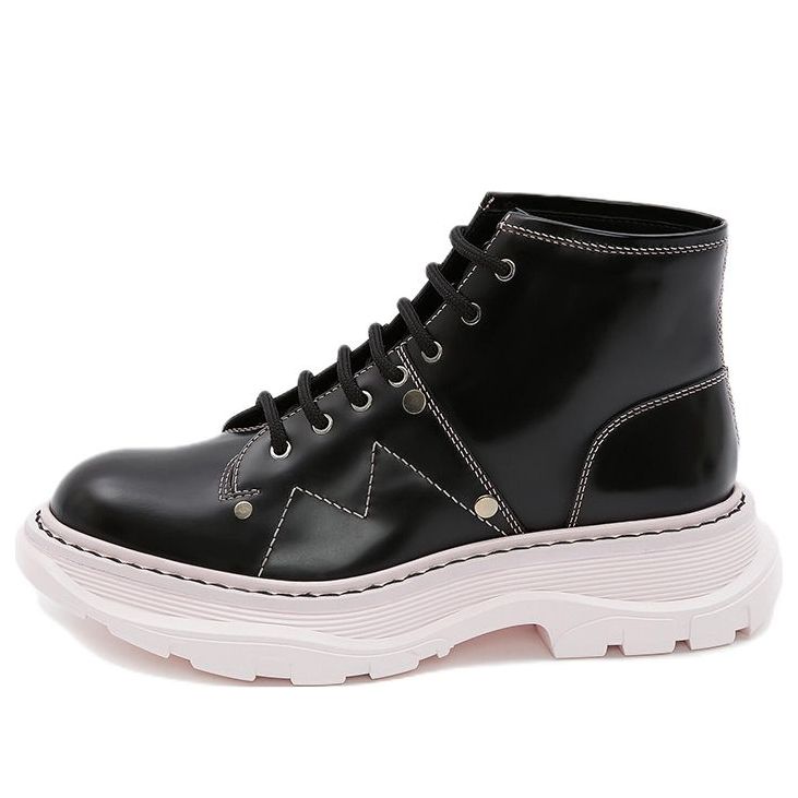 (WMNS) Alexander McQueen Tread Lace-Up Boot 'Black Pink' 595469WHZ811488