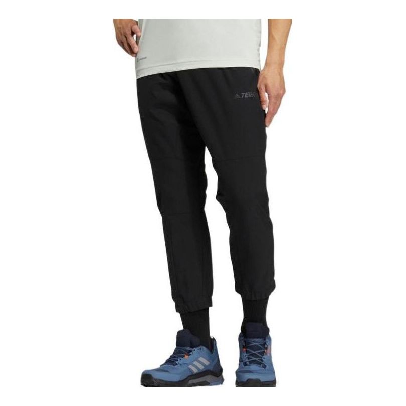 adidas Logo HN2047