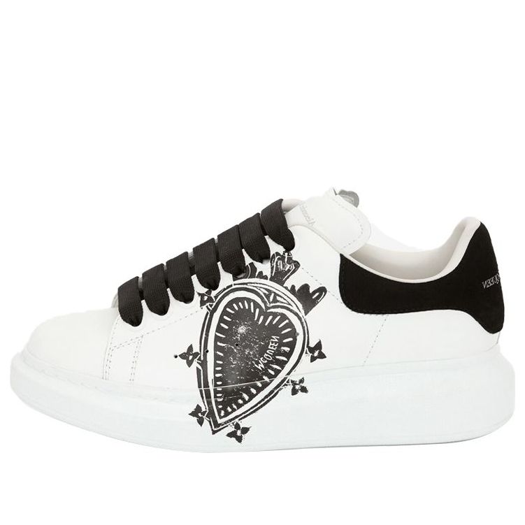 (WMNS) Alexander McQueen Leather Heart Logo Lace Up Oversized Sneakers 'White Black' 667570WIAF39061
