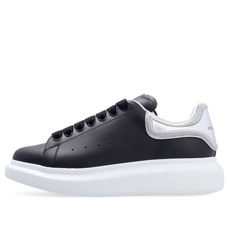 (WMNS) Alexander McQueen Larry Oversized Sneakers 'Black White' 685666WIBN64063