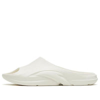 (WMNS) ANTA Fluffy Slippers 'White' 922326993-3